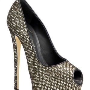 Giuseppe Zanotti
Glittered Mesh Peep-Toe Pumps size 38